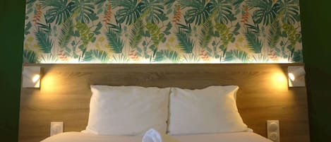 Habitación Confort, 1 cama matrimonial | Espacio para trabajar con laptop, insonorización y wifi gratis