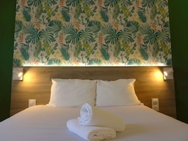 Comfort Room, 1 Double Bed | Laptop workspace, soundproofing, free WiFi, bed sheets