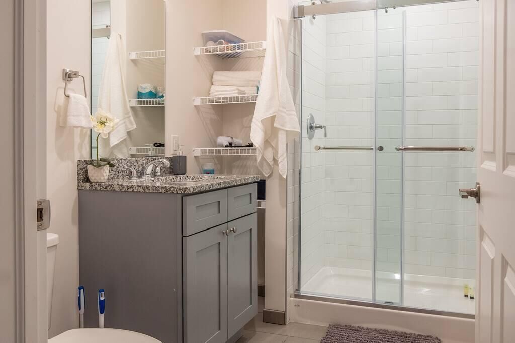 Frontdesk | Bright 1 BR Apt in Cultural District