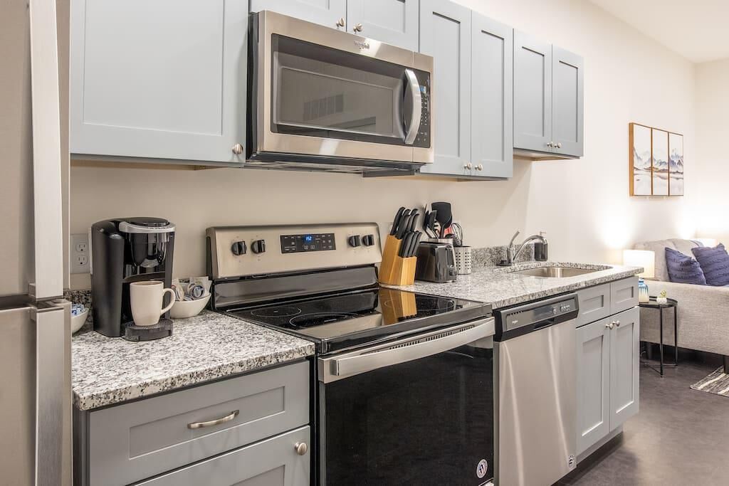 Frontdesk | Bright 1 BR Apt in Cultural District
