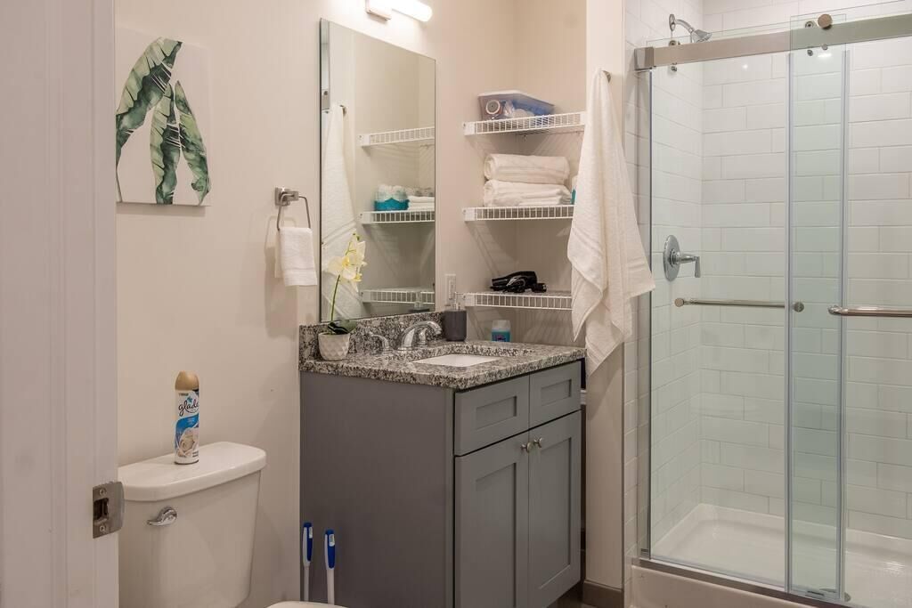 Frontdesk | Cozy Studio Apt in Cultural District