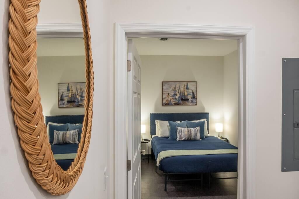 Frontdesk | Cozy Studio Apt in Cultural District