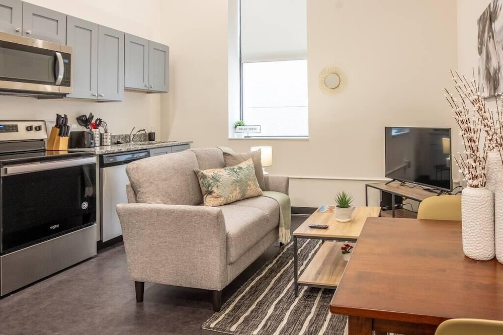 Frontdesk | Cozy Studio Apt in Cultural District