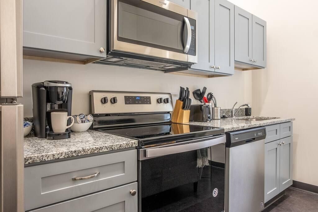 Frontdesk | Cozy Studio Apt in Cultural District