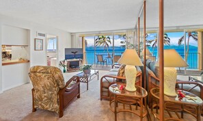 コンドミニアム 1 ベッドルーム | リビング エリア | スマートテレビ