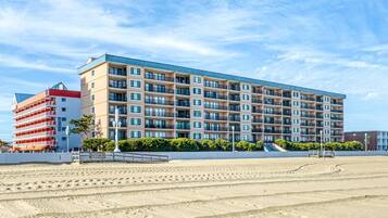 Condo, 2 Bedrooms | Exterior