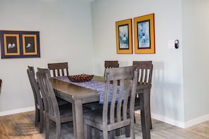 Condo, 2 Bedrooms | Dining