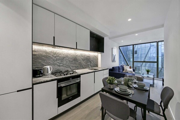 Fridge, microwave, oven, stovetop