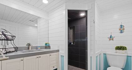 Happy Harbor w Hot Tub, Golf Cart and Luxury!