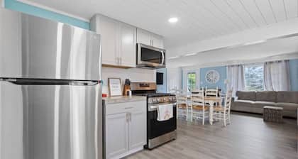 Happy Harbor w Hot Tub, Golf Cart and Luxury!