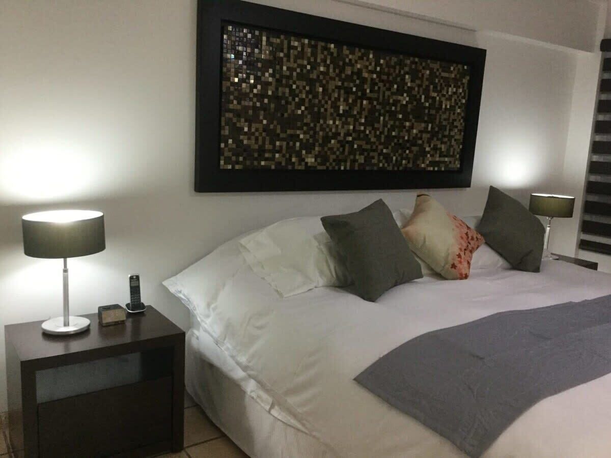 1 habitación, tabla de planchar con plancha, wifi y ropa de cama 