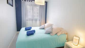 2 dormitoris, planxa i posts de planxar, wifi i roba de llit