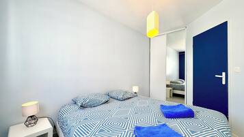 2 habitaciones, tabla de planchar con plancha, wifi y ropa de cama