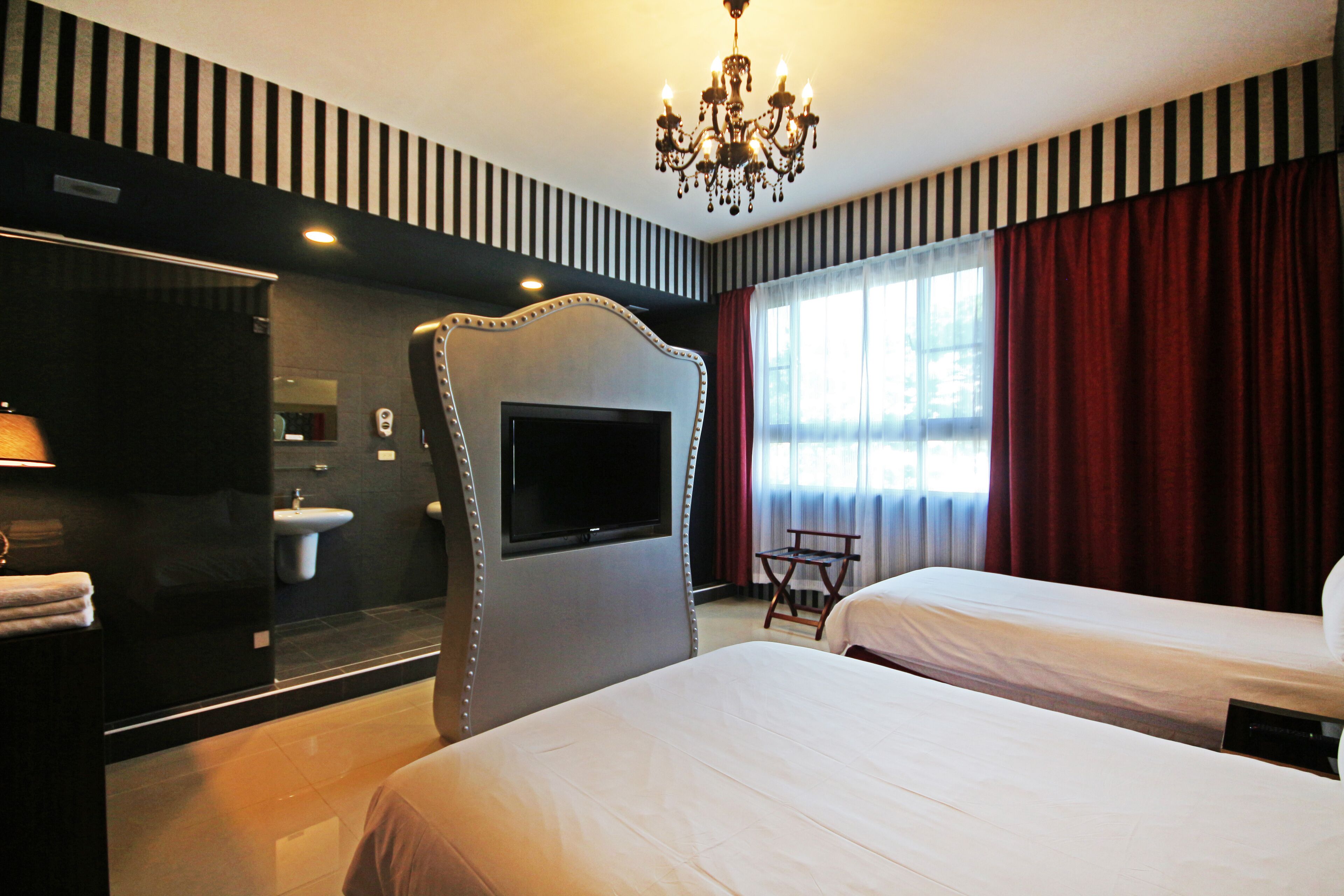 deluxe triple room | 1 bedroom, hypo-allergenic bedding, free wifi, bed sheets