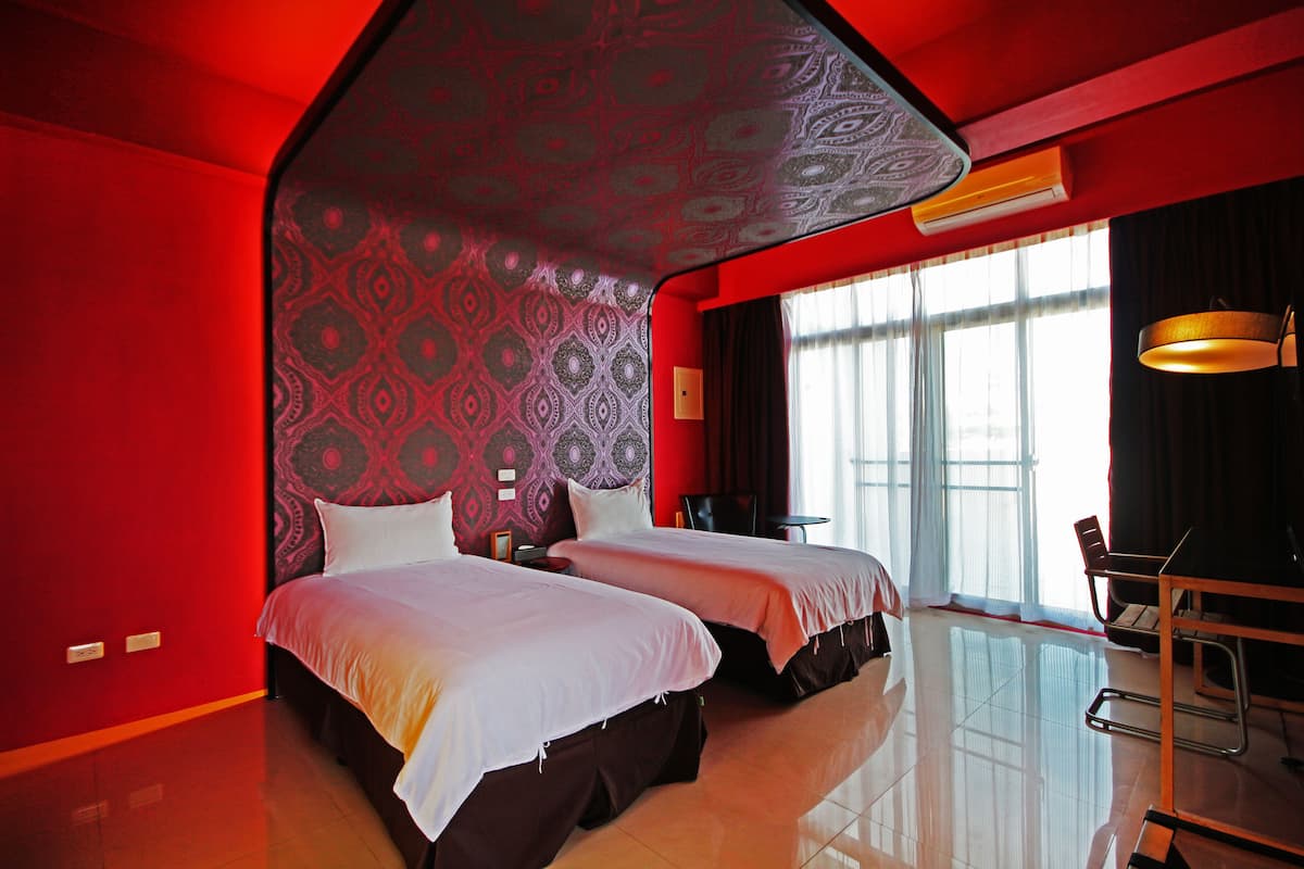 Deluxe Twin Room | Hypo-allergenic bedding, free WiFi, bed sheets