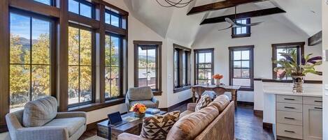 Televisie en een kantoor