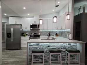 Fridge, microwave, oven, stovetop - 5-min walk to the Beach Path by JW Marriott, Cool Pool & Spa, Wifi (Marco Island)