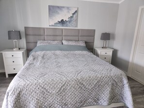 3 bedrooms, travel crib, WiFi