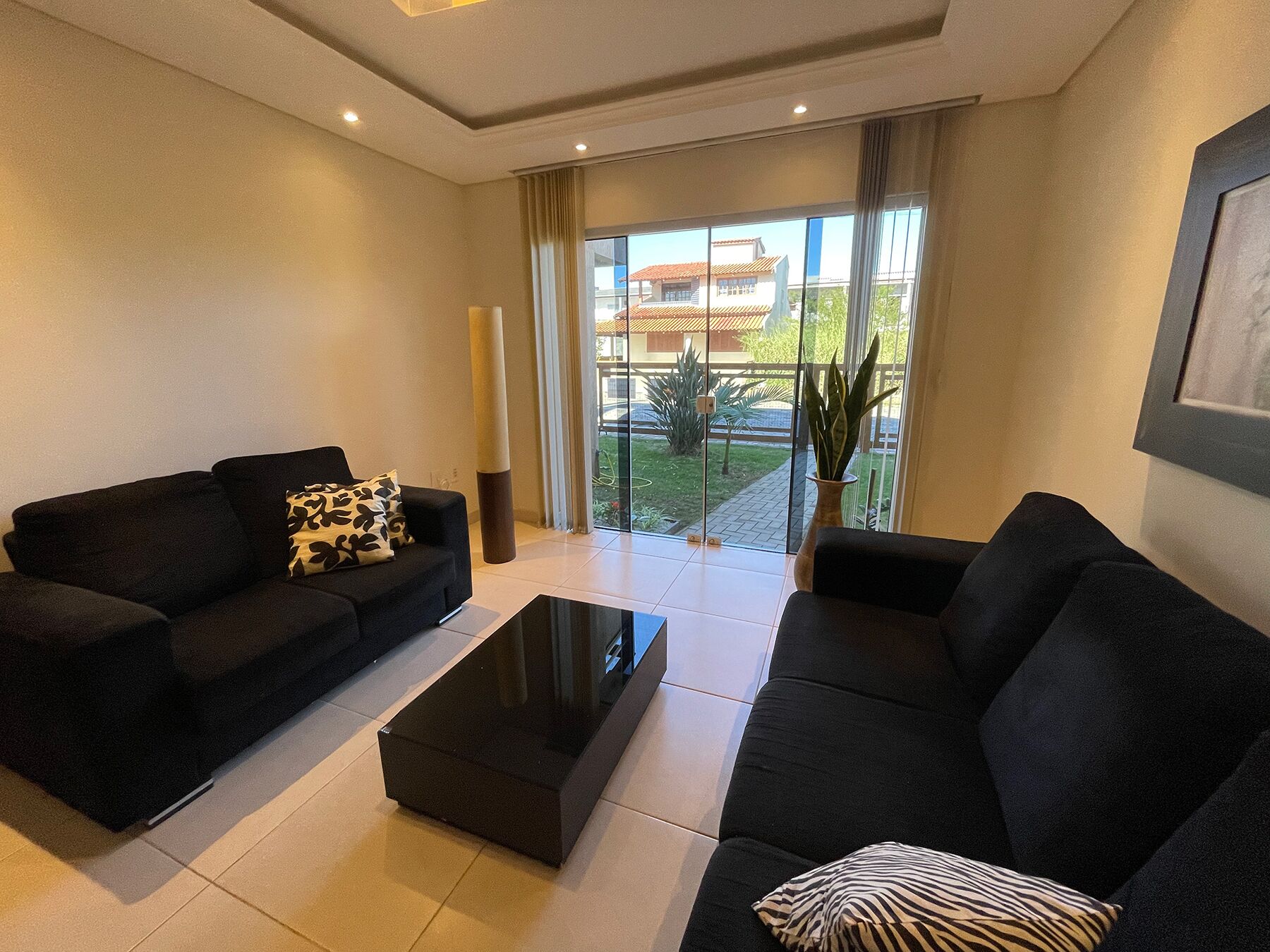 House with pool, high standard 