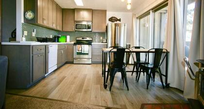 Spacious, upgraded Condo in Sierra Park Villas