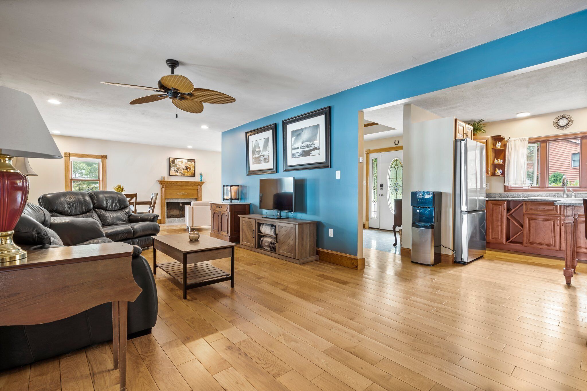 Beautiful Lakefront Home!