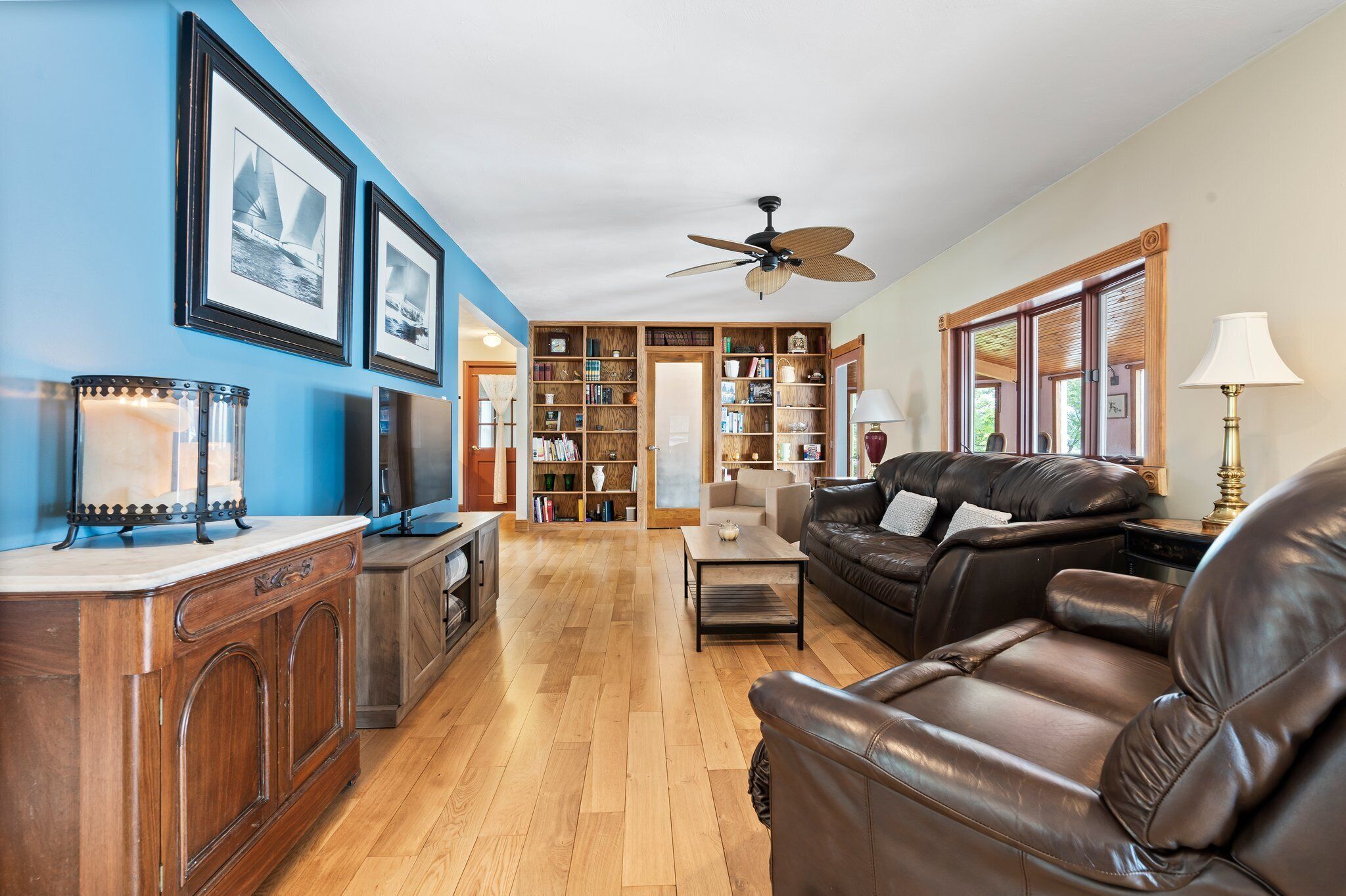 Beautiful Lakefront Home!