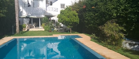 Piscine couverte, piscine extérieure