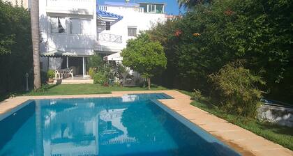 Villa de Luxe, à 200 MÚtres de la Plage et Proche de Toutes les Commodités