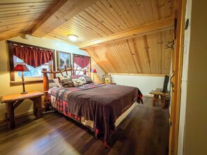 3 bedrooms, free WiFi, bed sheets - Traditional Mountain Cabin minutes from Kooser Lake and Hidden Valley Resort (Somerset)