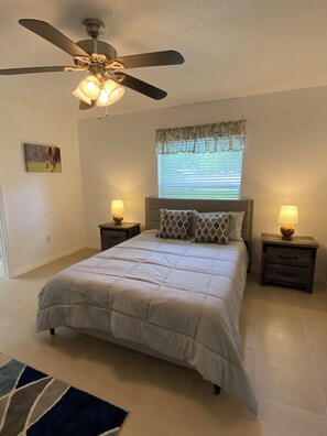 3 bedrooms, desk, iron/ironing board, WiFi - Only minutes from the WEC, this home is exactly what you're looking for! (Ocala)