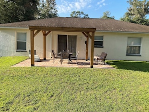 Outdoor dining - Only minutes from the WEC, this home is exactly what you're looking for! (Ocala)