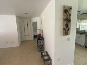 Interior - Only minutes from the WEC, this home is exactly what you're looking for! (Ocala)