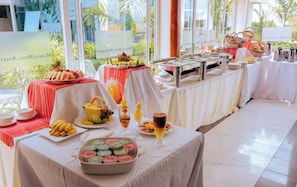 Restaurant - Madras Hotel and Apartments (Kigali)