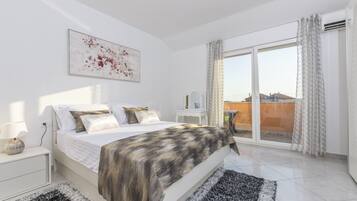 4 Schlafzimmer, Bügeleisen/Bügelbrett, Reisekinderbett, kostenloses WLAN