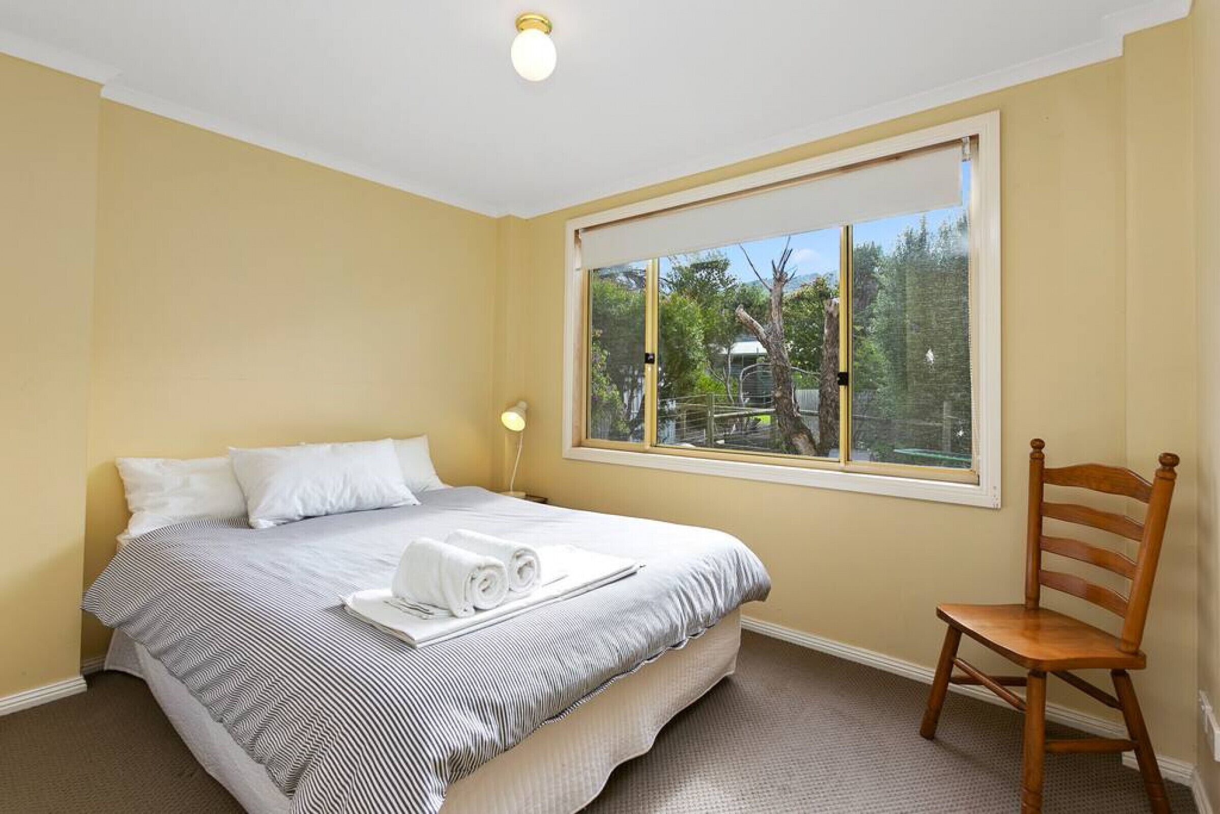 BEACHY KEEN - Walk to the beach