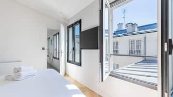 2 slaapkamers, een strijkplank/strijkijzer, reisbedje, gratis wifi