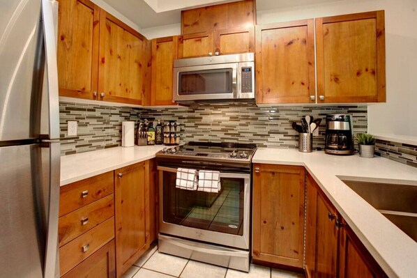 Fridge, microwave, oven, stovetop