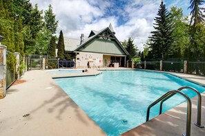 Piscine extérieure, piscine chauffée