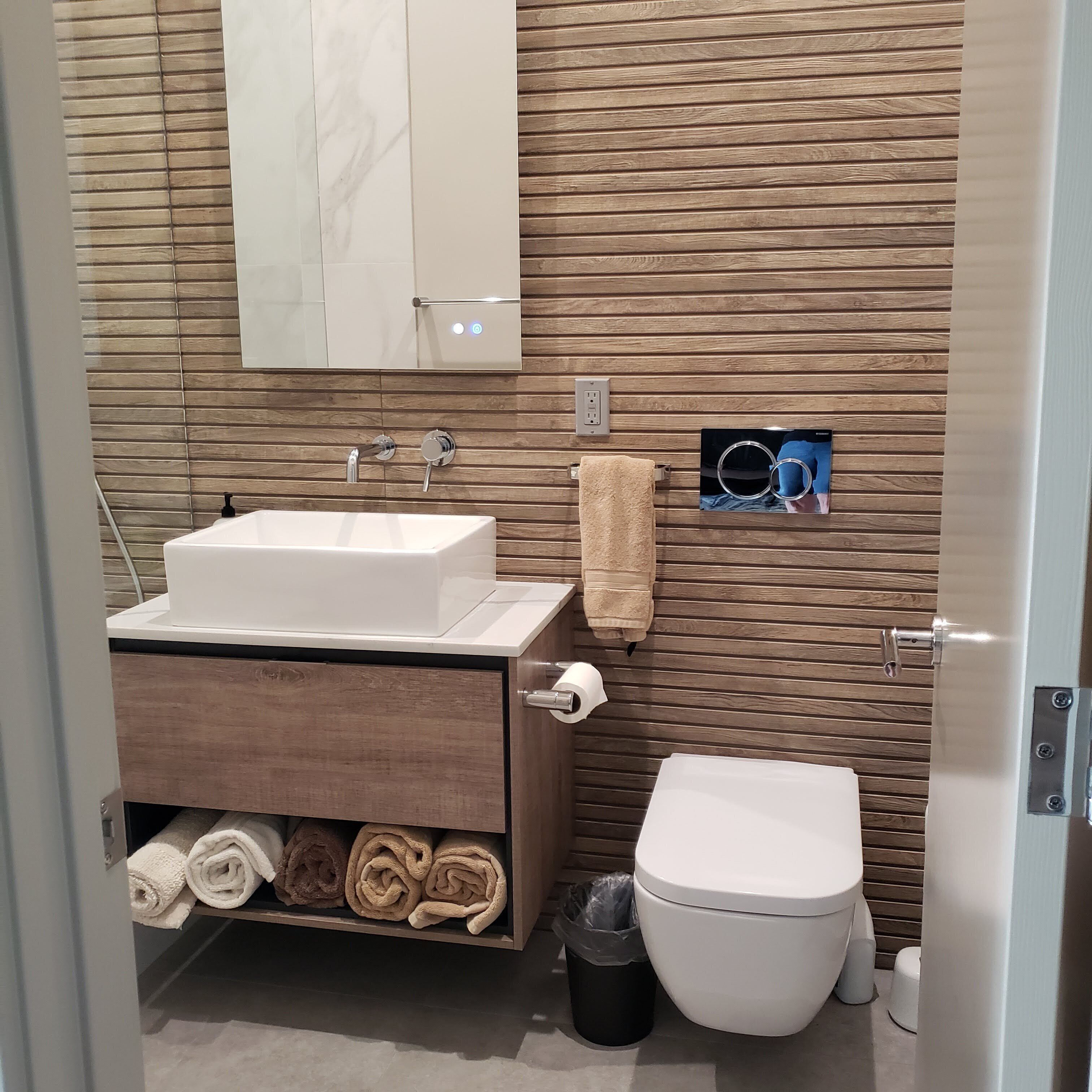 Mountain Modern Couples Getaway.  South Lake Tahoe's Hidden Gem 1bd-1 bath