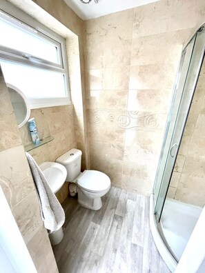 Classic Apartment | Bathroom