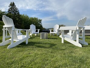 Property grounds - Charming House with Heated Pool and Multiple Water Views (Montauk)