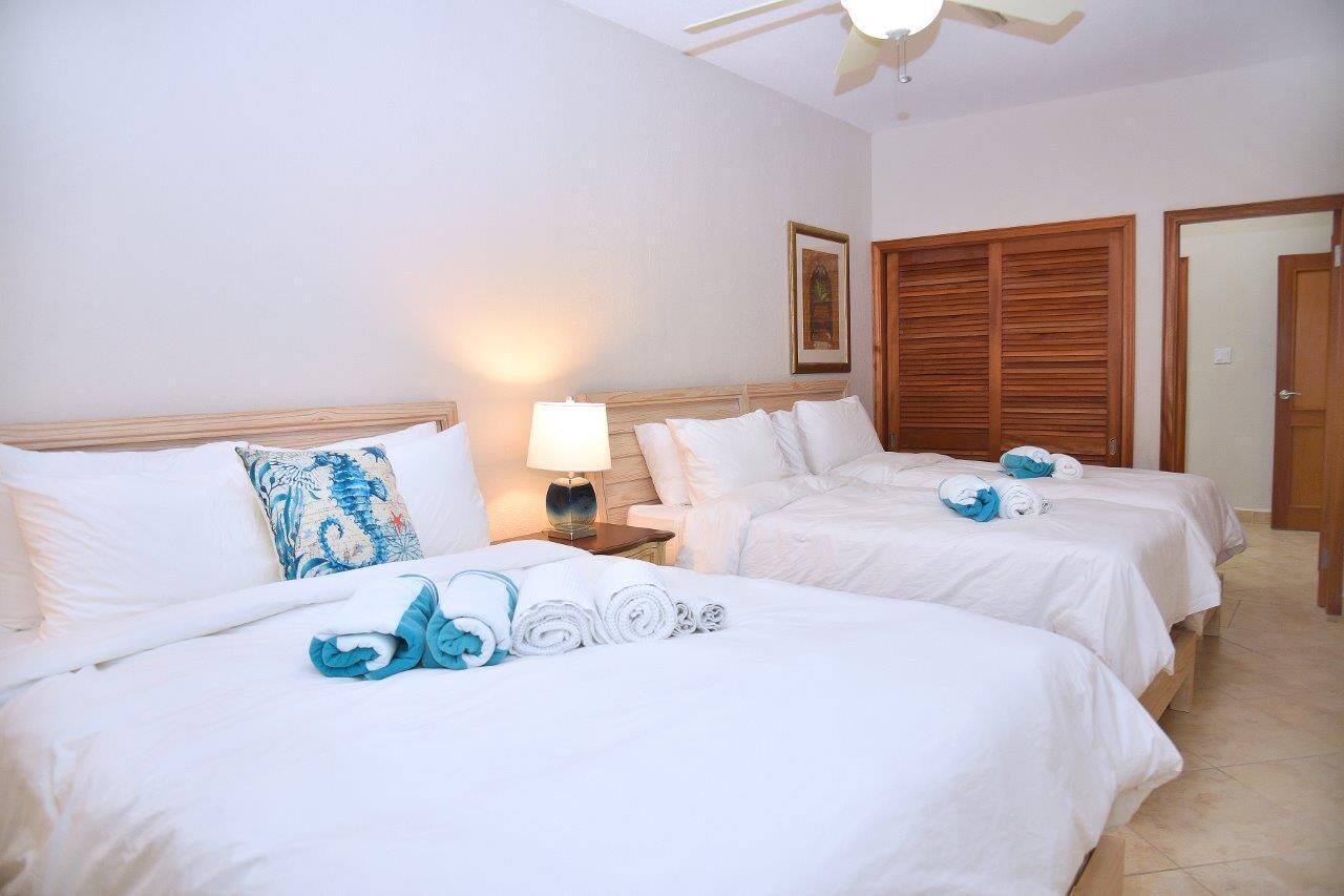 2 dormitorios, cuna de viaje, wifi gratis y ropa de cama