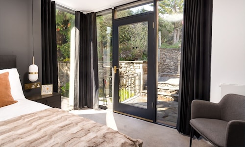 Sweden Lodge - Five Bedroom House, Sleeps 10