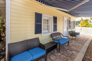 Terrace/patio - The Dancing Rooster: 2 Blocks from Duval in Old Town. (Key West)