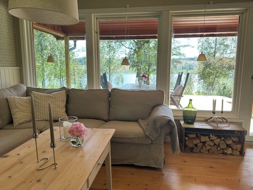 Gemütliches Ferienhaus am See in Schweden Hällefors
