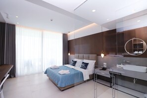 Habitación estándar con 1 cama matrimonial o 2 individuales | Caja de seguridad en la habitación y wifi gratis