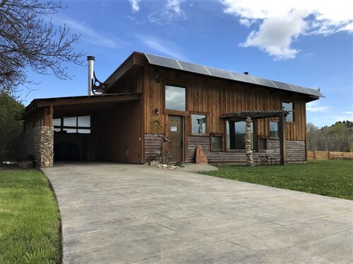 Beautiful Off-Grid Living @ Granny Flats