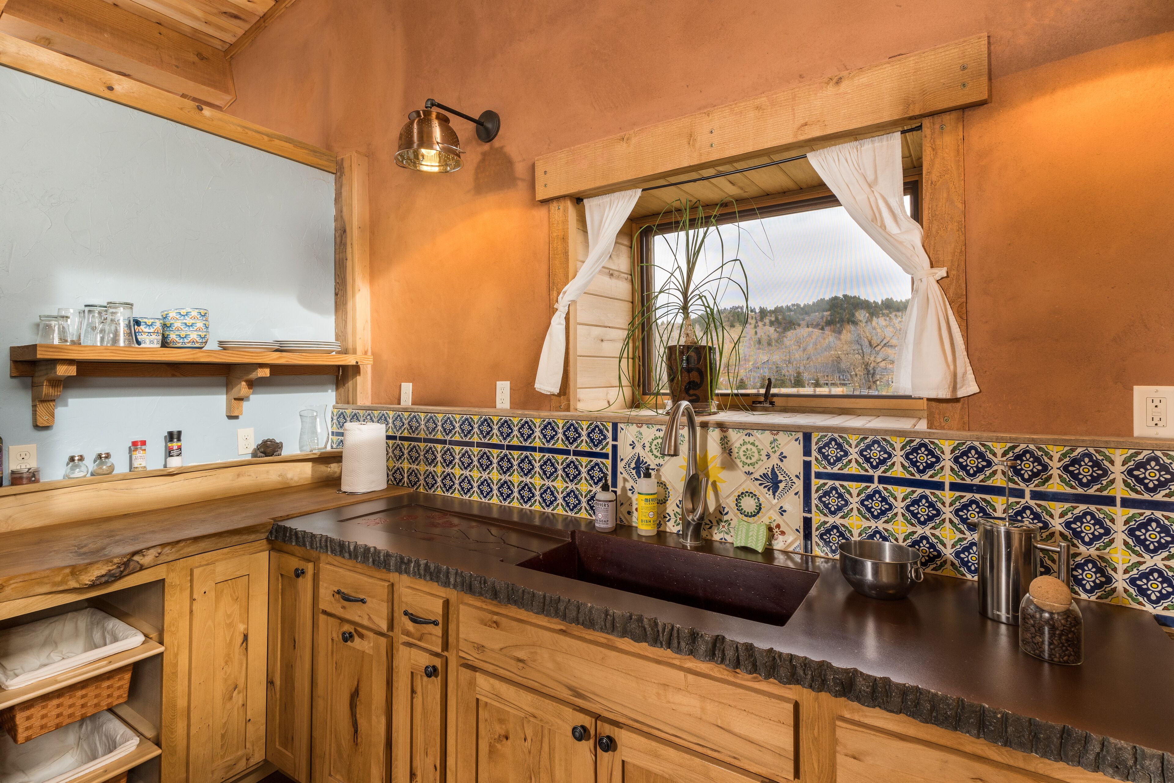 Beautiful Off-Grid Living @ Granny Flats