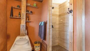 Dusch, hÄrtork, handdukar och tvÄl