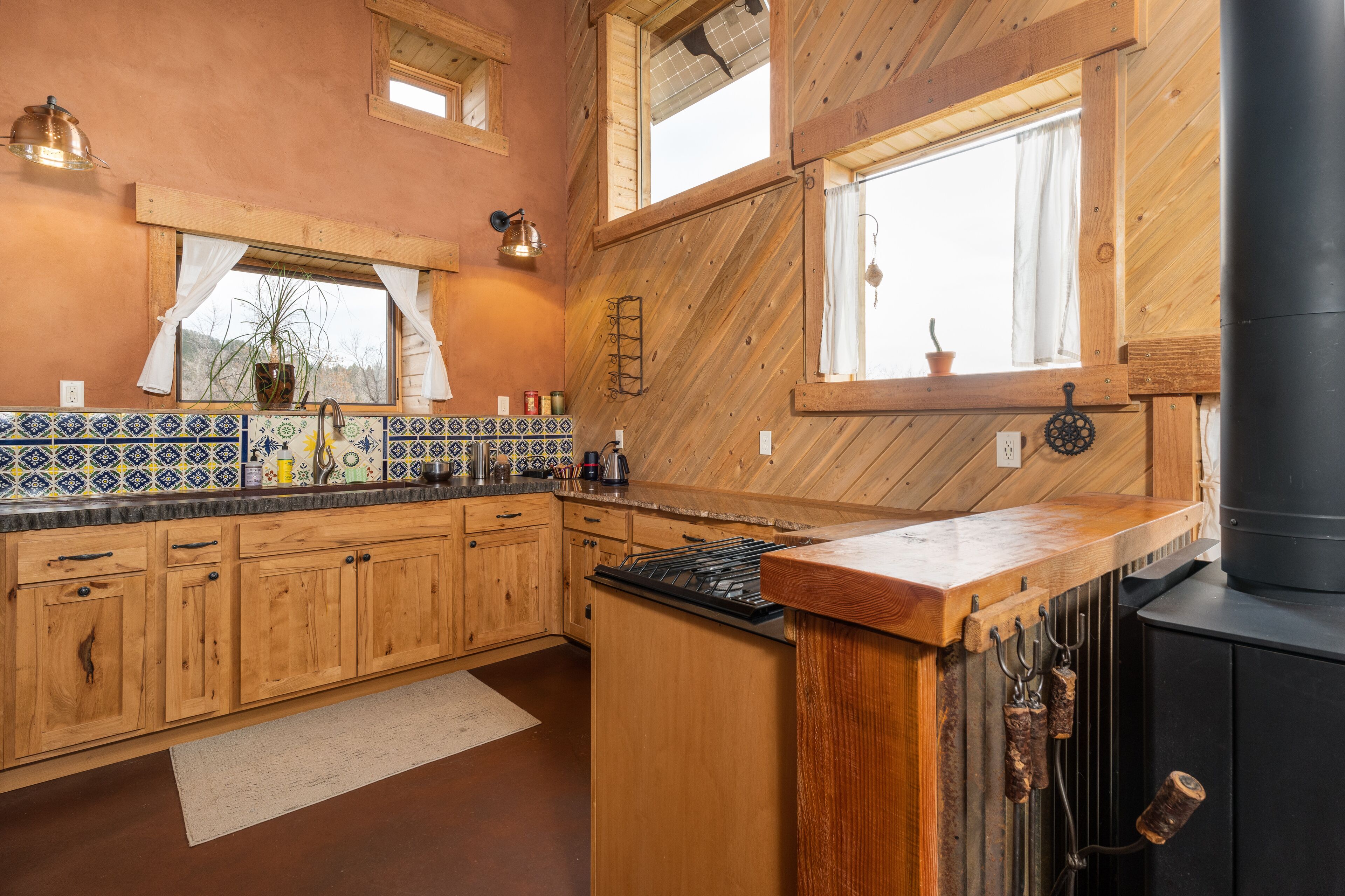 Beautiful Off-Grid Living @ Granny Flats